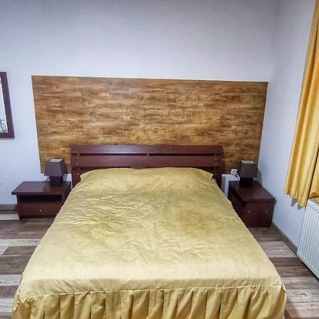 La Nuc O Camera Săcele Exterior foto